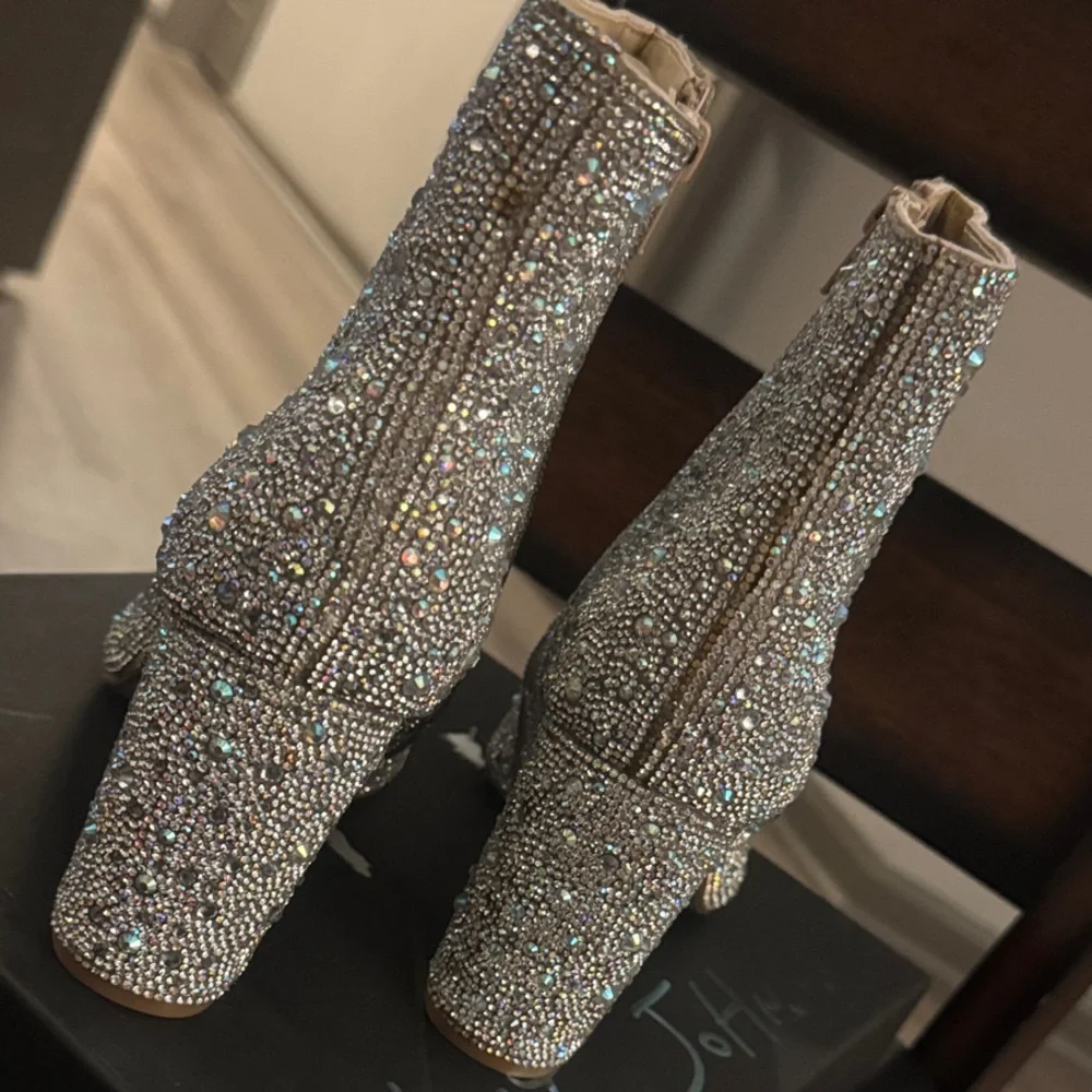 🔥Betsey Johnson🔥SB CADY RHINESTONE Silver Crystal-Studded Ankle Booties🔥NEW - Picture 10 of 16